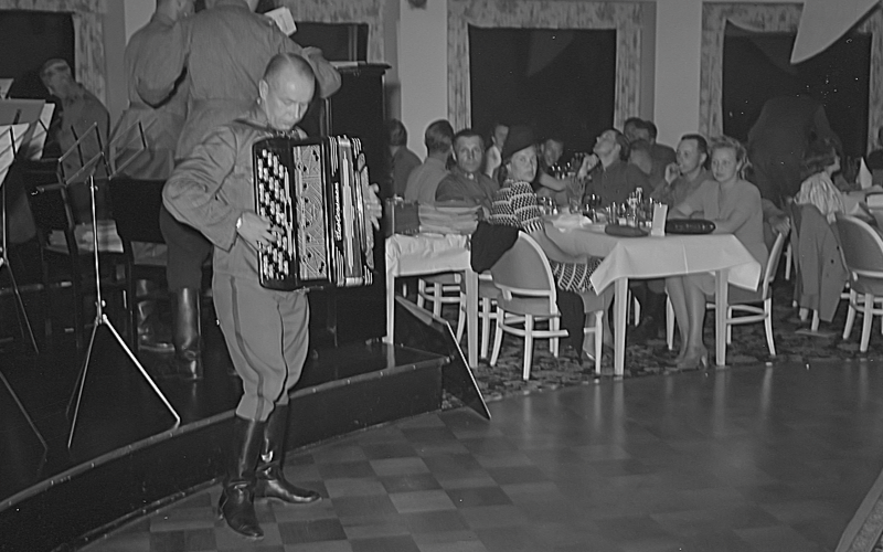 Viljo Vesterisen harmonikkaesityksiä. Helsinki,Kalastajatorppa 1943